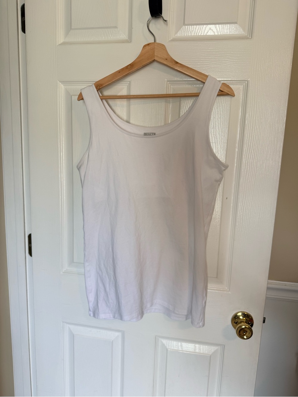 Women's White Scoop Neck Tank Top - With Built In Braw - Effortless Layering